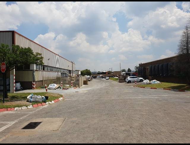 13,000M² WAREHOUSE TO LET IN ROODEKOP